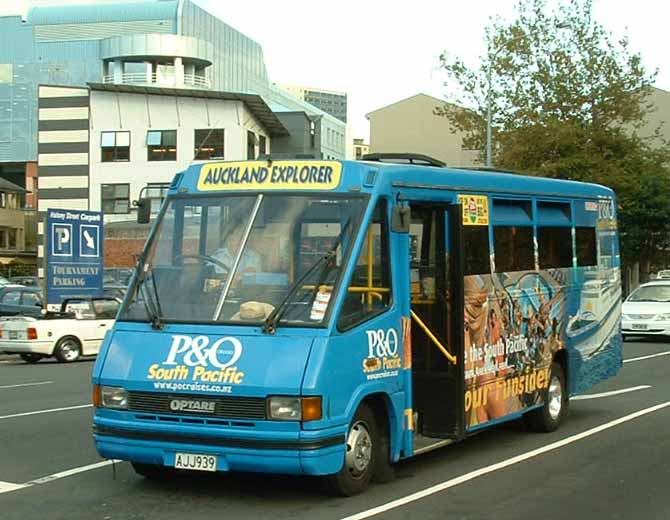 Auckland Explorer Optare MetroRider AIJ939